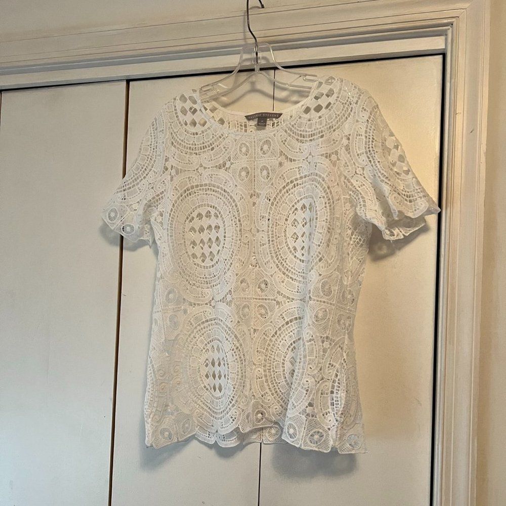 NWOT! Valerie Stevens Crochet & Lace Top - White - Medium
